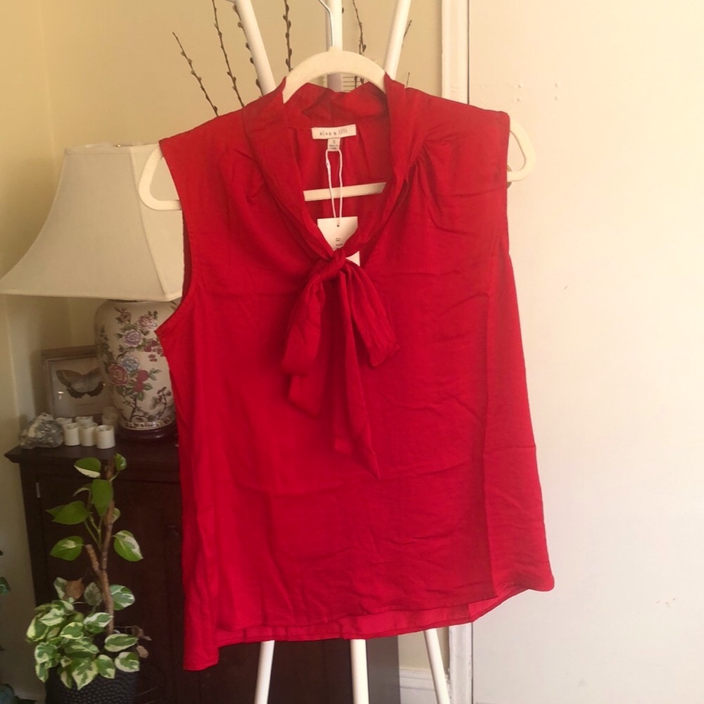 NWT Red Tie Gorge V-neck  Sleeveless Top for Women by Alex and Lili- S